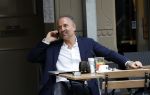 Amsterdam 24 mei 2018
Eric Kuster bellend op terras
