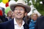 Hummelo 10 mei 2018
Onthulling standbeeld rockgroep Normaal met de bandleden Bennie Jolink, Ferdi Joly, Willem Terhorst en de partner van het overleden lid Jan Manschot