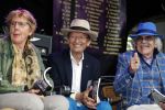 Hummelo 10 mei 2018
Onthulling standbeeld rockgroep Normaal met de bandleden Bennie Jolink, Ferdi Joly, Willem Terhorst en de partner van het overleden lid Jan Manschot