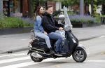 Amsterdam 23 mei 2018
Floris Feilzer met vriendin op vespa scooter.