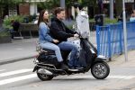Amsterdam 23 mei 2018
Floris Feilzer met vriendin op vespa scooter.