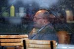 Amersfoort 8 juni 2018
Fred Teeven drinkt kopje koffie met een relatie bij de starbucks.