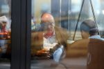 Amersfoort 8 juni 2018
Fred Teeven drinkt kopje koffie met een relatie bij de starbucks.