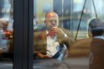 Amersfoort 8 juni 2018
Fred Teeven drinkt kopje koffie met een relatie bij de starbucks.