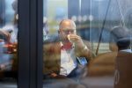 Amersfoort 8 juni 2018
Fred Teeven drinkt kopje koffie met een relatie bij de starbucks.