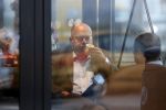 Amersfoort 8 juni 2018
Fred Teeven drinkt kopje koffie met een relatie bij de starbucks.
