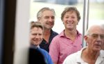 Eemnes 28 mei 2018
Golfwedstrijd ten bate van Warchild met oa Victor Reinier Toine v Peperstraten Mariska v Kolck en Frits Sissing. Kunstenaar Pim Smit maakt samen met victor Reinier een schilderij .