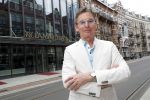 Amsterdam 24 mei 2018
Hans Cornelisse voor het Delamar theater.