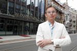 Amsterdam 24 mei 2018
Hans Cornelisse voor het Delamar theater.