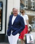 Amsterdam 28 mei 2018
Harry Mens met (goede) vriendin Aga op de pc hooftstraat en bij het hilton Hotel.