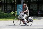 Amsterdam 11 mei 2018 
Ivo Niehe op zijn (dames)fiets