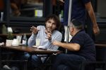 Amsterdam 31 mei 2018
Javier Guzman op terras met â€¦..