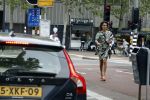 Amsterdam / Loosdrecht 12 mei 2018
Jeroen Pauw en zijn vriendin Zoe doen boodschappen in Amsterdam waarna ze naar hun boot in Loosdrecht rijden.