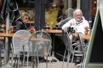 Amsterdam 5 juni 2018
John v d Rest mnet (een) vriendin op terras.