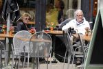 Amsterdam 5 juni 2018
John v d Rest mnet (een) vriendin op terras.