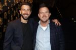 Utrecht 2 juni 2018
Gala van Wesley Sneijder in Hoptel v d Valk. Wesley kreeg een belangrijke onderscheiding van de gemeente Utrecht buit bhanden van Burgemeester Jan v Zanen. Yolanthe Sneijder Cabau v Kasbergen feliciteerde hem. Johnny de Mol met goede vriend Mark Schaaf