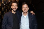 Utrecht 2 juni 2018
Gala van Wesley Sneijder in Hoptel v d Valk. Wesley kreeg een belangrijke onderscheiding van de gemeente Utrecht buit bhanden van Burgemeester Jan v Zanen. Yolanthe Sneijder Cabau v Kasbergen feliciteerde hem. Johnny de Mol met goede vriend Mark Schaaf