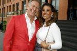 Utrecht 2 juni 2018
Gala van Wesley Sneijder in Hoptel v d Valk. Wesley kreeg een belangrijke onderscheiding van de gemeente Utrecht buit bhanden van Burgemeester Jan v Zanen. Yolanthe Sneijder Cabau v Kasbergen feliciteerde hem. Marcel Boekhoorn met zijn vriendin Rebecca Cabau
