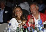 Utrecht 2 juni 2018
Gala van Wesley Sneijder in Hoptel v d Valk. Wesley kreeg een belangrijke onderscheiding van de gemeente Utrecht buit bhanden van Burgemeester Jan v Zanen. Yolanthe Sneijder Cabau v Kasbergen feliciteerde hem. Marcel Boekhoorn met zijn vriendin Rebecca Cabau