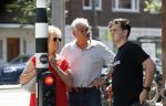 Amsterdam 6 juni 2018
Martin Garrix aan het winkelen met zijn vader en moeder (ouders)