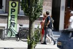 Amsterdam 6 juni 2018
Martin Garrix aan het winkelen met zijn vader en moeder (ouders)