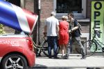 Amsterdam 6 juni 2018
Martin Garrix aan het winkelen met zijn vader en moeder (ouders)