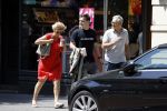 Amsterdam 6 juni 2018
Martin Garrix aan het winkelen met zijn vader en moeder (ouders)