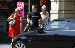 Amsterdam 6 juni 2018
Martin Garrix aan het winkelen met zijn vader en moeder (ouders)