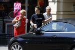 Amsterdam 6 juni 2018
Martin Garrix aan het winkelen met zijn vader en moeder (ouders)