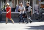Amsterdam 6 juni 2018
Martin Garrix aan het winkelen met zijn vader en moeder (ouders)