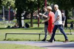 Amsterdam 6 juni 2018
Martin Garrix aan het winkelen met zijn vader en moeder (ouders)