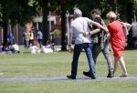 Amsterdam 6 juni 2018
Martin Garrix aan het winkelen met zijn vader en moeder (ouders)