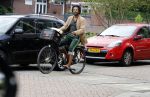 Amsterdam 23 mei 2018
Mike Libanon met blote voeten op de fiets.