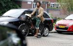 Amsterdam 23 mei 2018
Mike Libanon met blote voeten op de fiets.