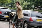 Amsterdam 23 mei 2018
Mike Libanon met blote voeten op de fiets.