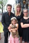 Amsterdam, 23 Augustus 2017 Premiere van Het Zwanenmeer
Nienke Romer met haar gezin en Karin Riethoven