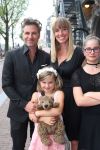Amsterdam, 23 Augustus 2017 Premiere van Het Zwanenmeer
Nienke Romer met haar gezin en Karin Riethoven