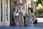 Maarssen  7 mei 2018
Noortje Herelaar (zwanger ) en Barry Atsma met zijn kinderen bij verloskundige