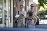 Maarssen  7 mei 2018
Noortje Herelaar (zwanger ) en Barry Atsma met zijn kinderen bij verloskundige