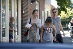 Maarssen  7 mei 2018
Noortje Herelaar (zwanger ) en Barry Atsma met zijn kinderen bij verloskundige