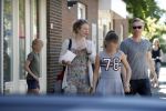 Maarssen  7 mei 2018
Noortje Herelaar (zwanger ) en Barry Atsma met zijn kinderen bij verloskundige