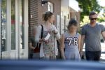 Maarssen  7 mei 2018
Noortje Herelaar (zwanger ) en Barry Atsma met zijn kinderen bij verloskundige