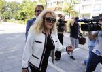 Amsterdam 28 mei 2018
Rechtszaak Patricia Paay tegen Geen Stijl en Eendevanger. Patricia kwam met haar man Robbert Hinfelaar naar de rechtbank in Amsterdam. Johan Vlemmix was ook aanwezig.