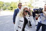 Amsterdam 28 mei 2018
Rechtszaak Patricia Paay tegen Geen Stijl en Eendevanger. Patricia kwam met haar man Robbert Hinfelaar naar de rechtbank in Amsterdam. Johan Vlemmix was ook aanwezig.