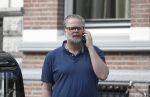 Amsterdam 25 mei 2018
Patrick Stoof bellend op straat.