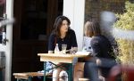 Amsterdam 24 mei 2018
Rifka Lodeizen op terras.