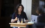 Amsterdam 24 mei 2018
Rifka Lodeizen op terras.