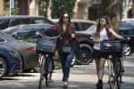 Amsterdam 29 mei 2018
Robine v d Meer met haar dochter Emma in Amsterdam zuid