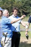 Eemnes 28 mei 2018
Golfwedstrijd ten bate van Warchild met oa Victor Reinier Toine v Peperstraten Mariska v Kolck en Frits Sissing. Kunstenaar Pim Smit maakt samen met victor Reinier een schilderij .