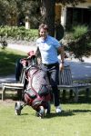 Eemnes 28 mei 2018
Golfwedstrijd ten bate van Warchild met oa Victor Reinier Toine v Peperstraten Mariska v Kolck en Frits Sissing. Kunstenaar Pim Smit maakt samen met victor Reinier een schilderij .